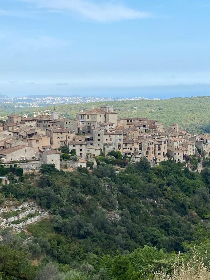 Charmant Appartement Au Coeur Du Village Tourrettes-sur-Loup Esterno foto